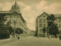 Sveučilišni trg (današnji Trg Republike Hrvatske)  oko 1915. godine. U pozadini Frankopanska ulica